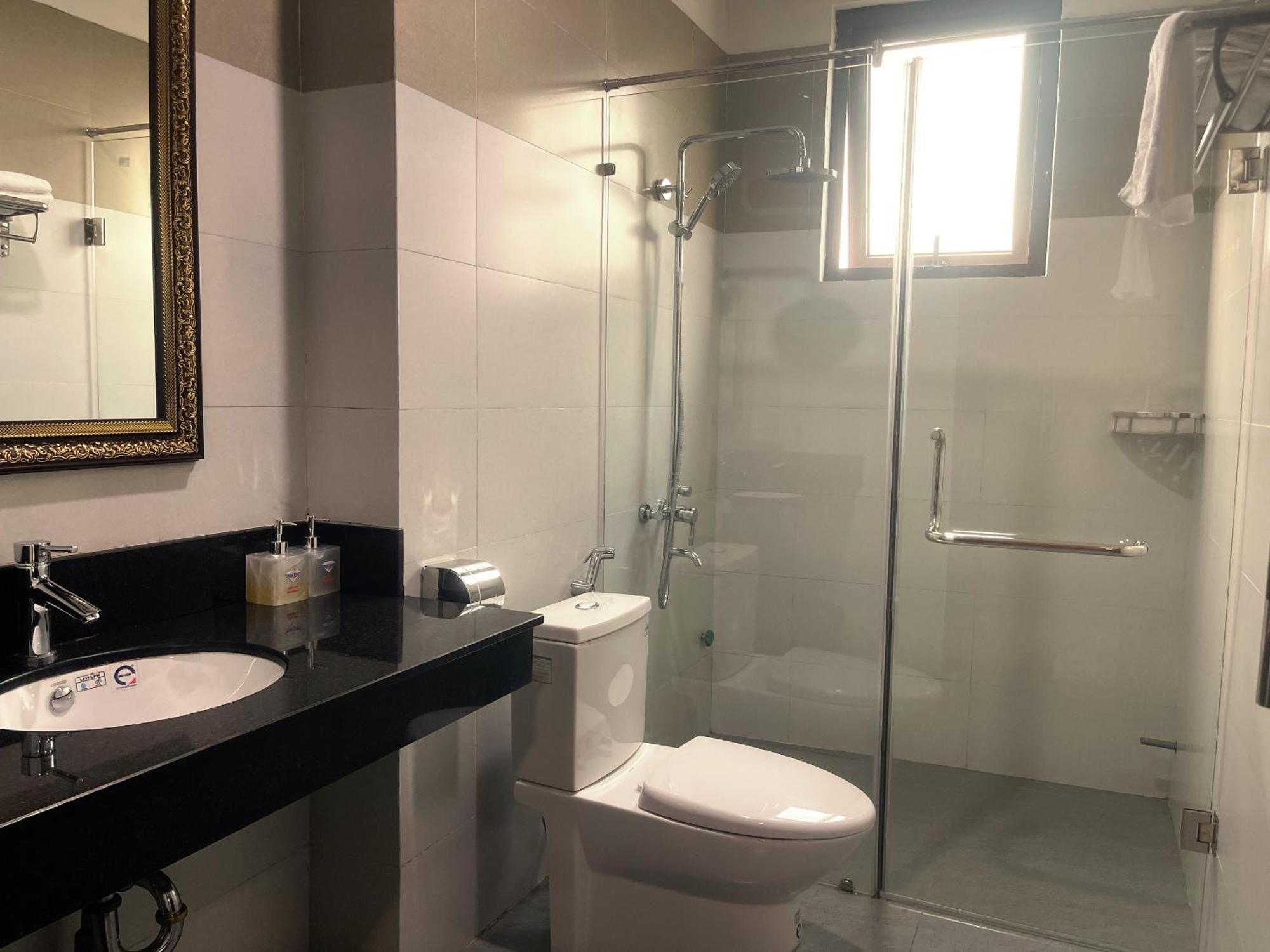 Hotel Khach San Hoa Binh Quang Tri Dong Ha Zewnętrze zdjęcie