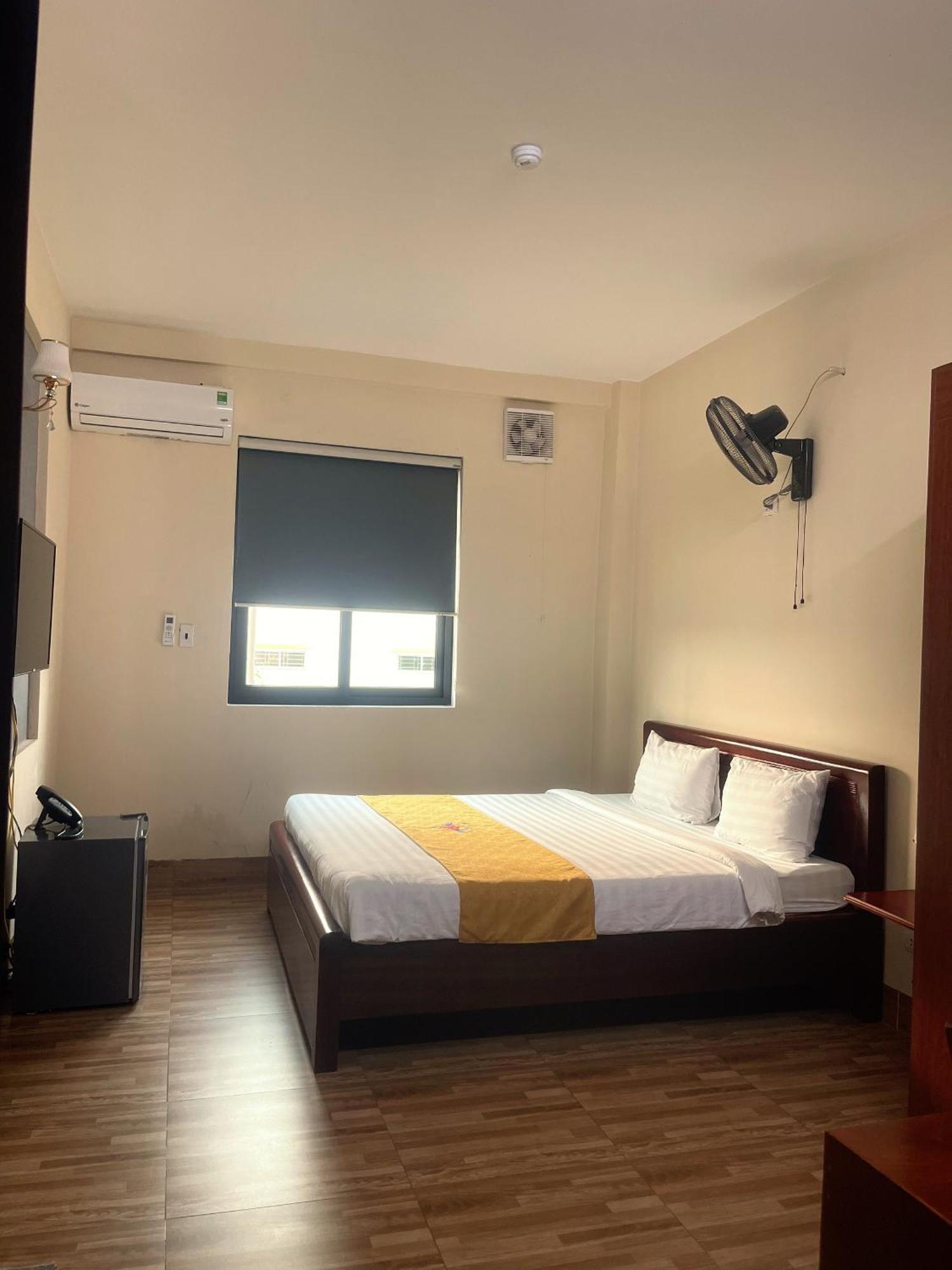 Hotel Khach San Hoa Binh Quang Tri Dong Ha Zewnętrze zdjęcie