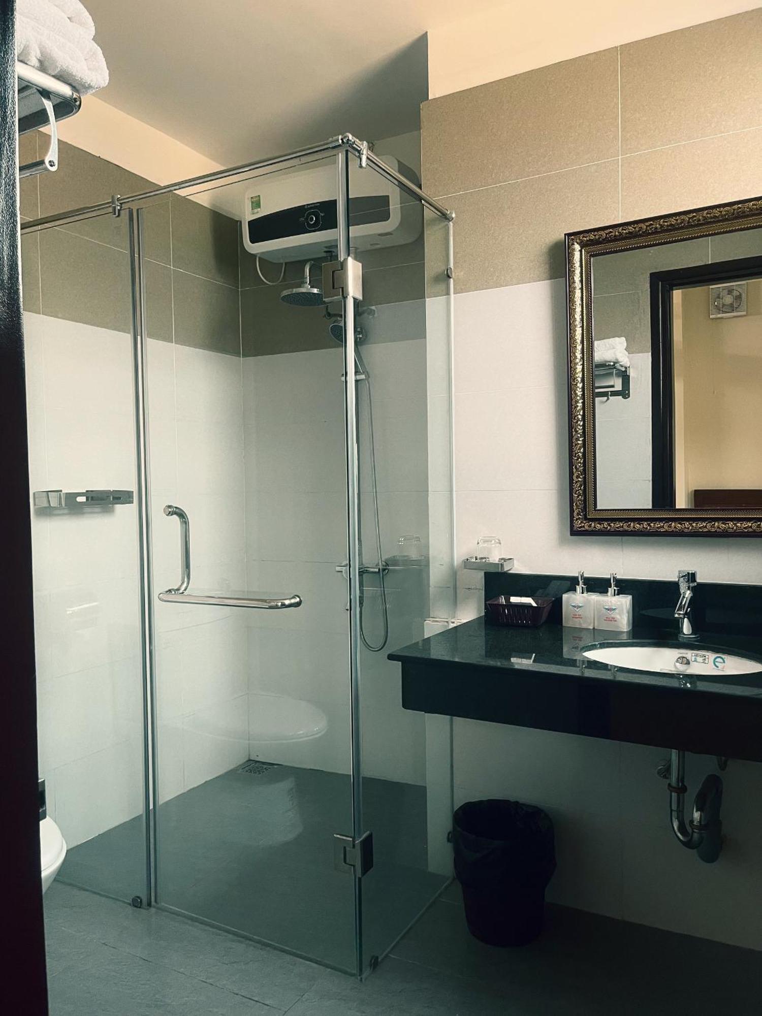 Hotel Khach San Hoa Binh Quang Tri Dong Ha Zewnętrze zdjęcie