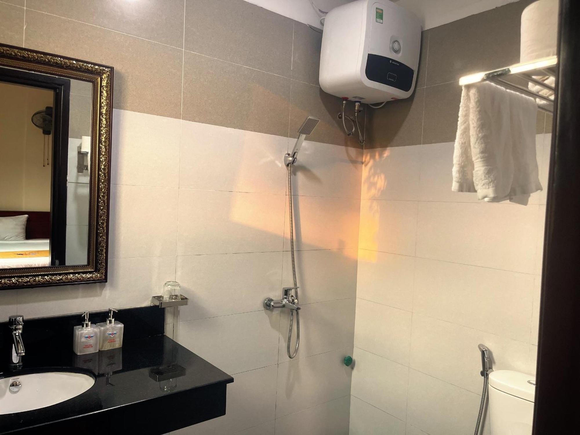 Hotel Khach San Hoa Binh Quang Tri Dong Ha Zewnętrze zdjęcie